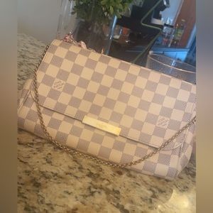 Louis Vuitton Favorite MM Damier Ebene Crossbody Bag